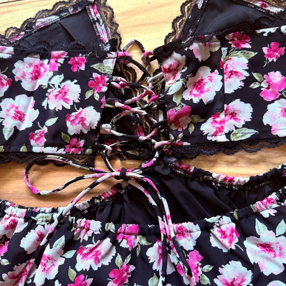 Sky to Moon Floral Cutout Halter Dress 🌸🖤 - Picture 5 of 5